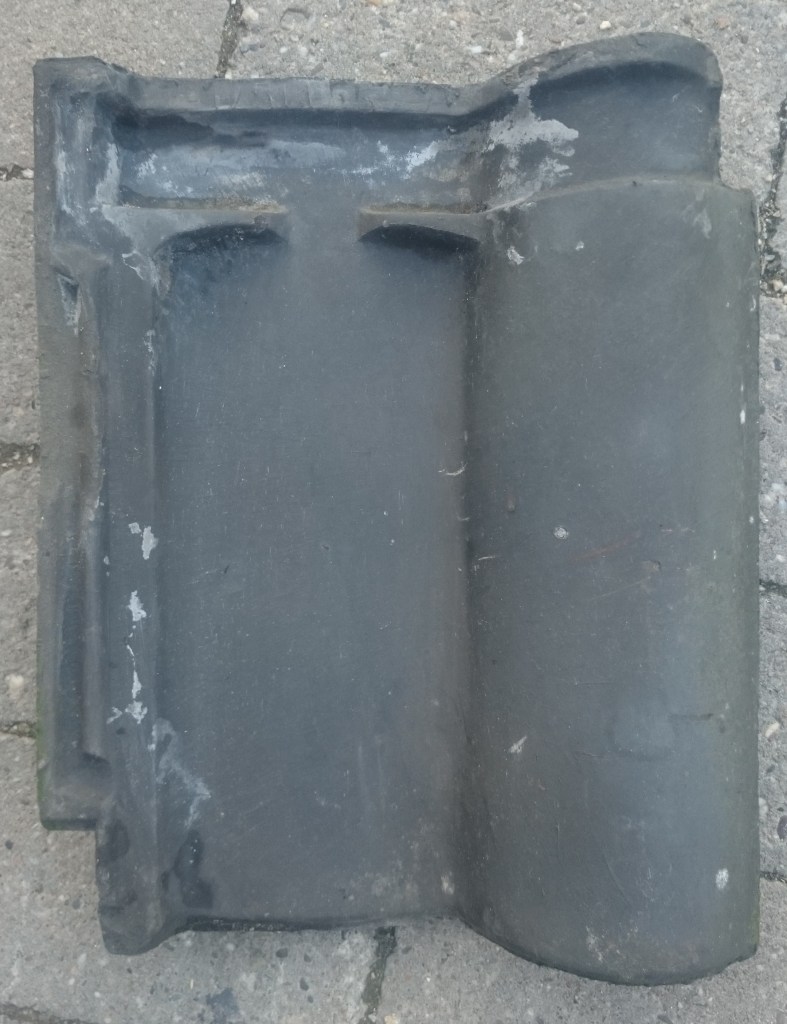 Gebruikte/tweedehands klein romaanse grijs dakpan